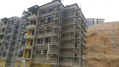 19 Yaşındaki İşçi 5. Kattan Düştü: Hayati Tehlike
