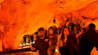 Tulumtaş Mağarası'nda Kış Turist Akını!